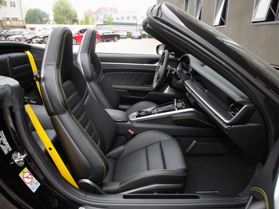 保时捷911空间实拍图