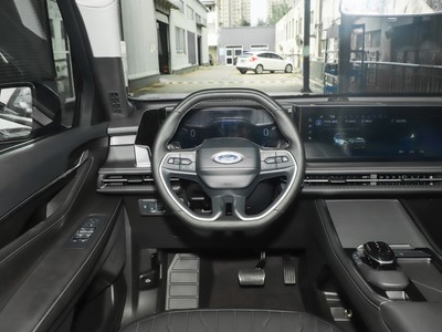 锐界L内饰实拍图