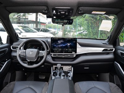 皇冠陆放内饰实拍图