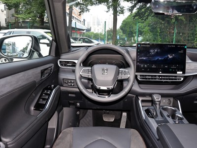 皇冠陆放内饰实拍图