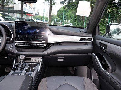 皇冠陆放内饰实拍图