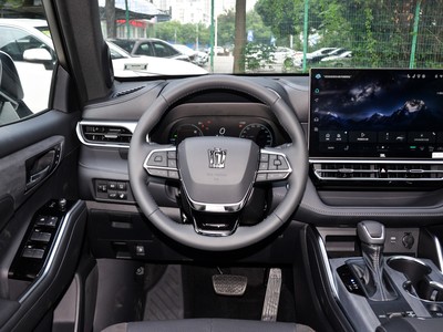 皇冠陆放内饰实拍图