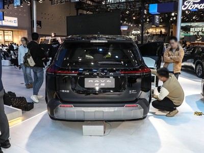 RAV4荣放外观实拍图