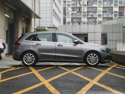 奔驰B级外观实拍图