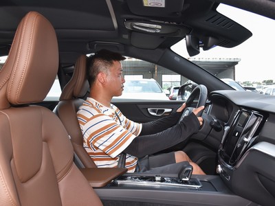 沃尔沃S60空间实拍图