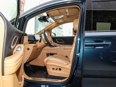 岚图梦想家空间实拍图